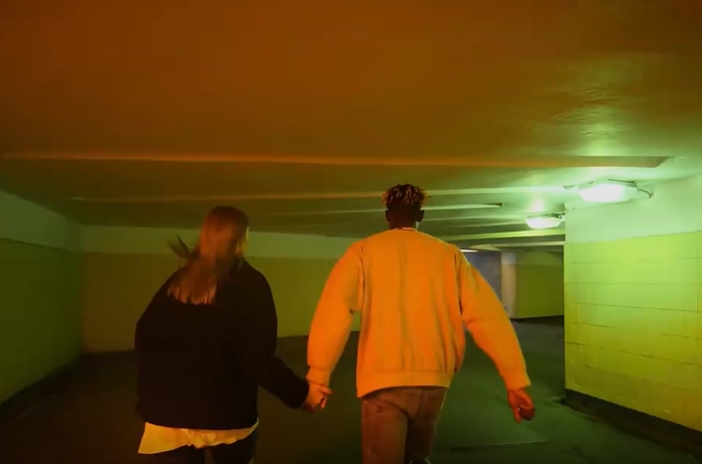 相爱的情侣拥吻人物视频素材