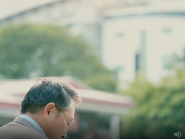 坐着轮椅的老人短视频素材