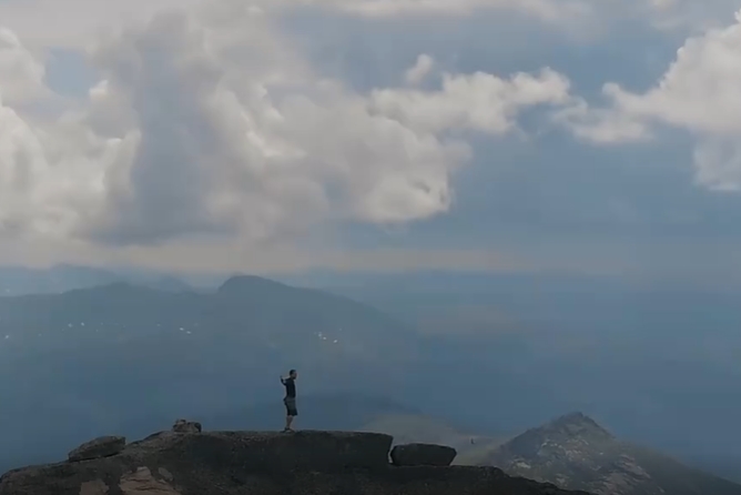 山峰之顶一览众山小励志视频素材