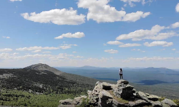 高原峰顶女人励志视频素材