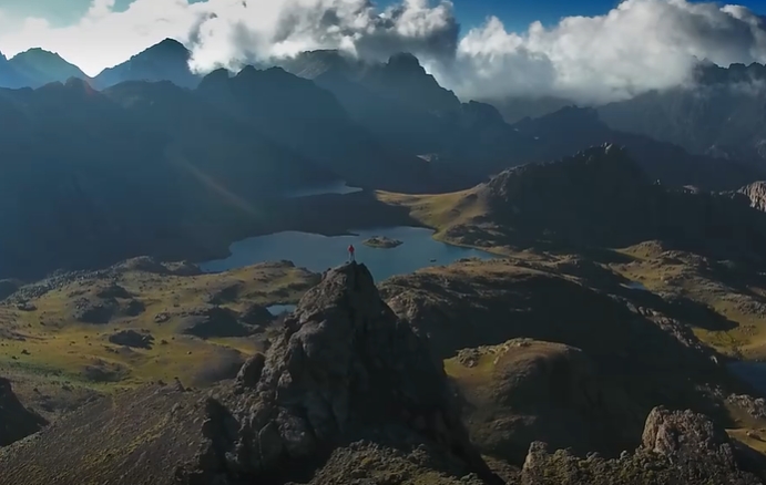 高山顶峰拍摄美景励志视频素材