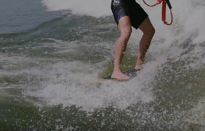 男子海上扬帆意境镜头特写视频素材