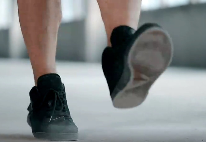 屋内跳绳视频素材